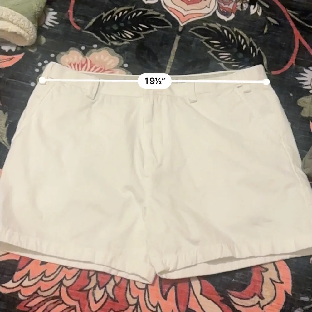 4/$20 💫 Banana Republic White Flat Front Chino Shorts Size 40 Classic Chino